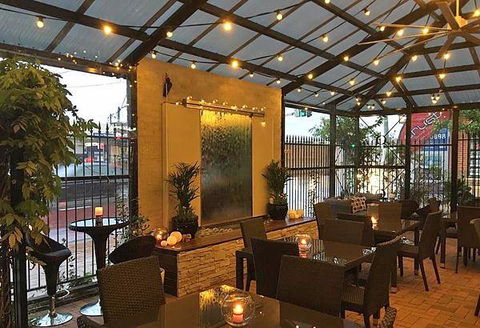 Flaming Bull Bar & Grill - Accommodation Bookings 4