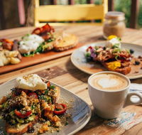 Lindsay's Cafe