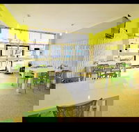 Queen Street Cafe  Takeaway - Accommodation Bookings