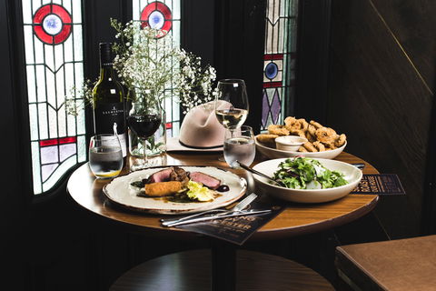 Earl Of Leicester Hotel - Accommodation Bookings 2
