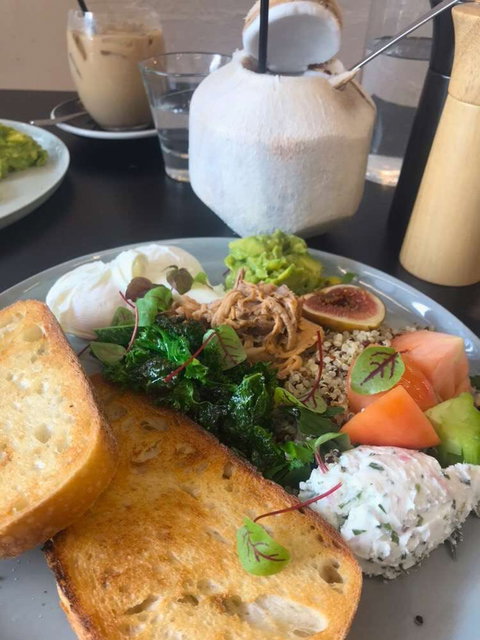 Warren & Holt - Accommodation Bookings 0