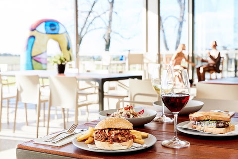 Wine Terrace And Cellar Door At Pt Leo Estate - Accommodation Bookings 1