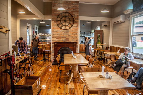 Tracks On Point Cafe - Accommodation Bookings 0