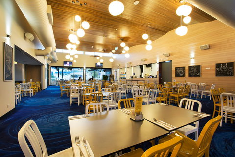 Coolum Beach Hotel - Coolum Beach - Accommodation Bookings 0