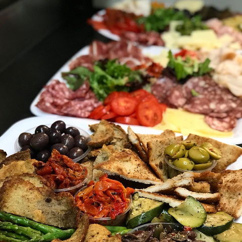 M.R Hotdog - CBD - Accommodation Bookings 0