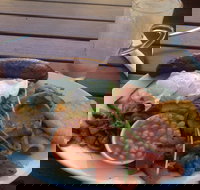 Hardware Cafe - Accommodation Bookings