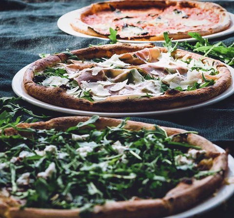 Santoni Pizza - Accommodation Bookings 13