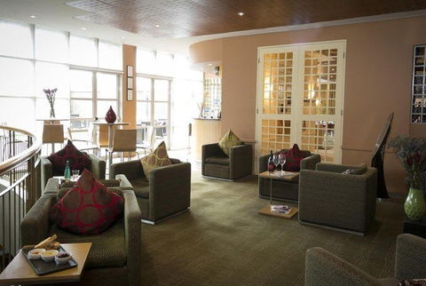 M Bar And Terrace - Mercure Sydney Parramatta - Accommodation Bookings 0