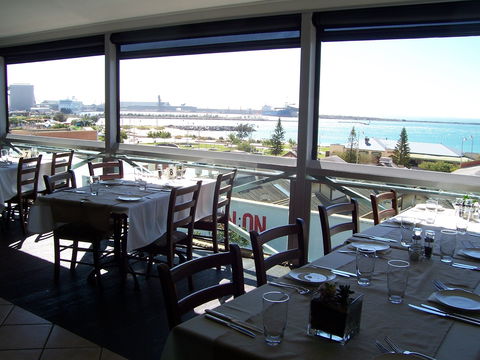 HarbourView Restaurant And Bar - Accommodation Bookings 0