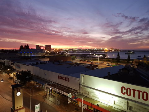 HarbourView Restaurant And Bar - Accommodation Bookings 1