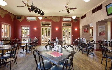 Royal Hotel - Accommodation Bookings 0