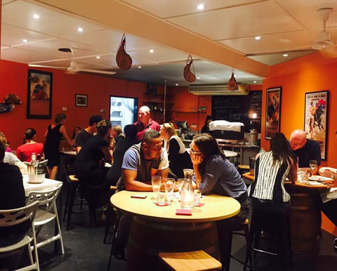 Cafe Madrid - Accommodation Bookings 3