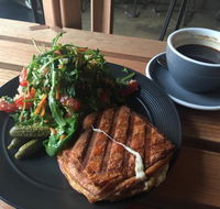 Abbots and Kinney - Accommodation Bookings