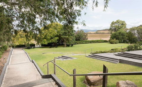 Vines Restaurant At Hollydene Estate - Accommodation Bookings 11
