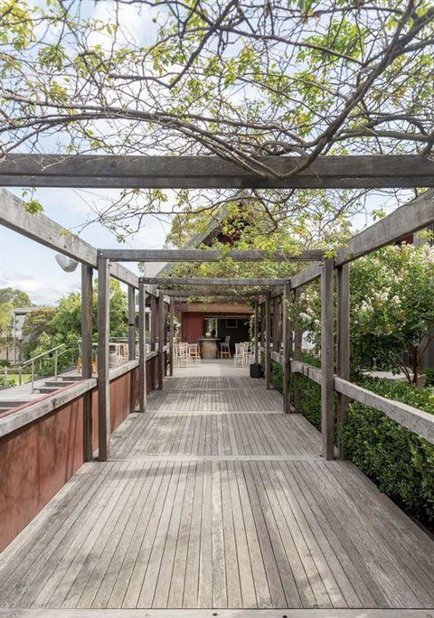 Vines Restaurant At Hollydene Estate - Accommodation Bookings 12