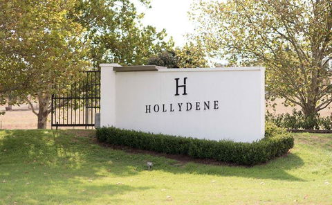 Vines Restaurant At Hollydene Estate - Accommodation Bookings 6
