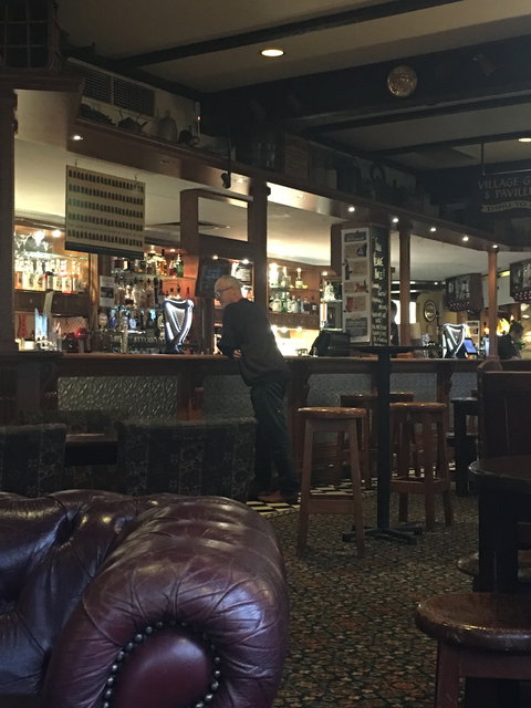 Mick O'Shea's Irish Pub - Accommodation Bookings 11