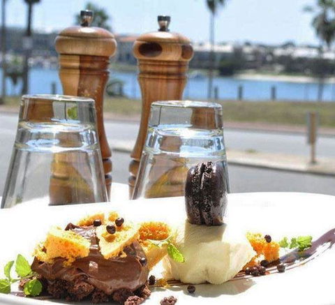 Tradewinds Bar & Bistro - Accommodation Bookings 4