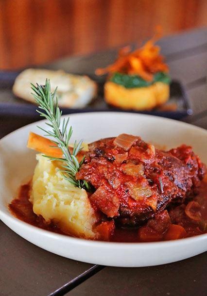 Tradewinds Bar & Bistro - Accommodation Bookings 8