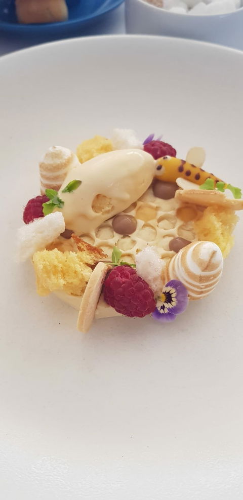 C Restaurant - Accommodation Bookings 25