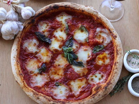 Arlo's Pizzeria - Accommodation Bookings 5