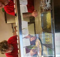 Bruce's Ozzie Pizza  Ribs - Accommodation Bookings