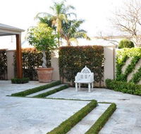 The Courtyard - Accommodation Bookings