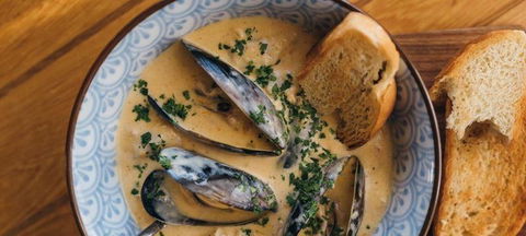 Hallams Waterfront Seafood Restaurant - Accommodation Bookings 1