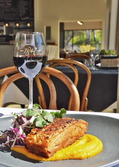 Hermann's Restaurant - Accommodation Bookings 3