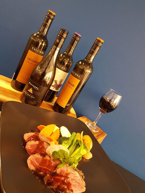 Aqua Restaurant & Bar - Accommodation Bookings 6
