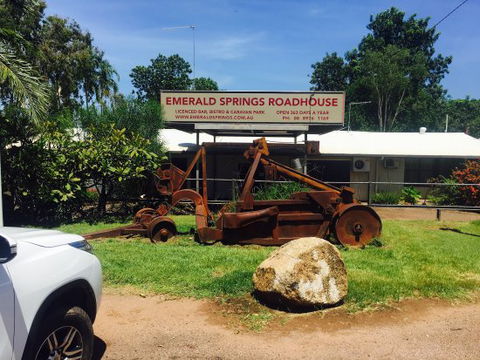 Emerald Springs Roadhouse - Accommodation Bookings 5