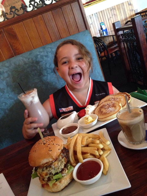 The Arch Rival Bar & Grill - Accommodation Bookings 7