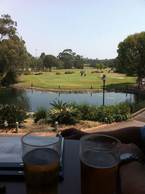 Emerald Lakes Golf Club - Accommodation Bookings 4