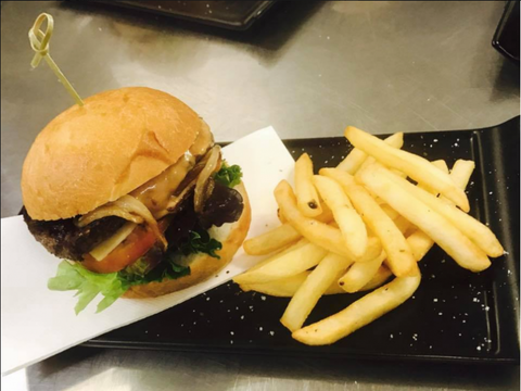 Woods And Irons Restaurant @ The Moranbah Golf Club - Accommodation Bookings 1