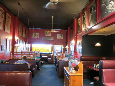 Lou’s Cafe Restaurant - Accommodation Bookings 0