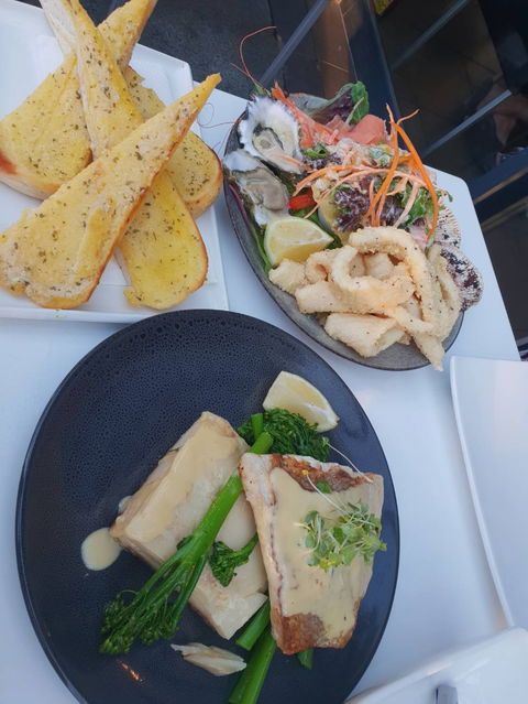 Yellowfin Seafood Restaurant - Accommodation Bookings 3