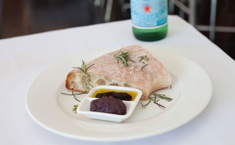 The Foreshore Bar & Restaurant - Accommodation Bookings 11