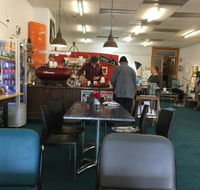 The Crowded Lounge - Accommodation Bookings