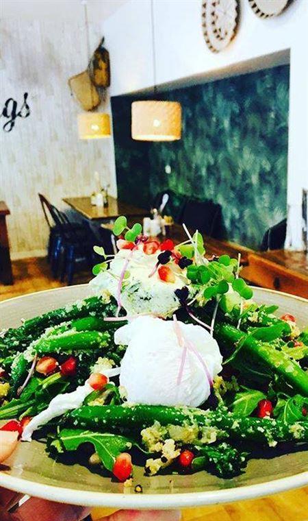 Manhattan Restaurant - Accommodation Bookings 4