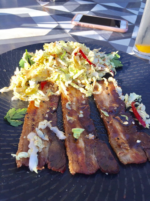 Cabana Pool Bar & BBQ - Accommodation Bookings 5