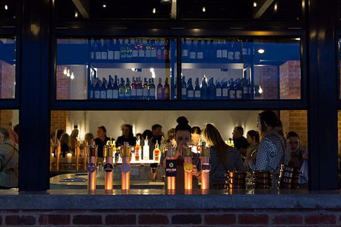 Small's Bar And Bites - Accommodation Bookings 0