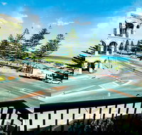 Largs Pier - Accommodation Bookings