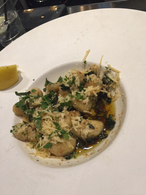 Gallery One - Accommodation Bookings 4