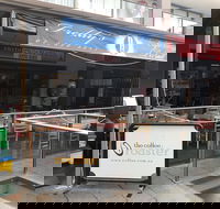 Freddies Cafe De Paris - Accommodation Bookings