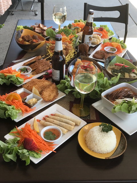 Thai A Yellow Ribbon - Accommodation Bookings 1