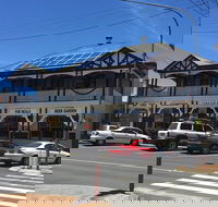 Omaras - Accommodation Bookings