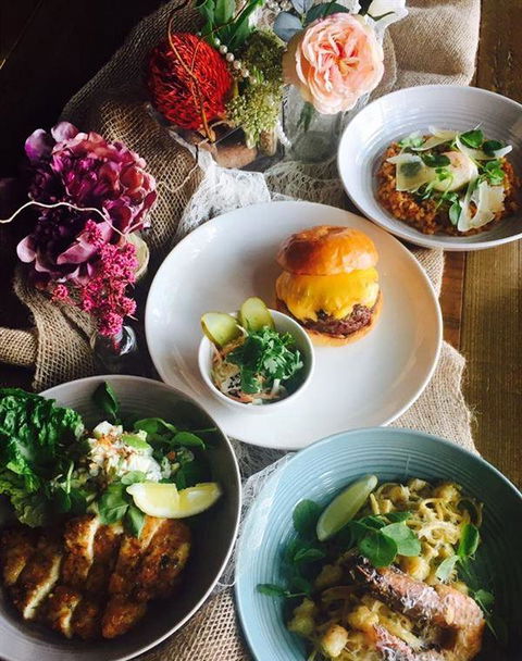 La Bonne Table - Accommodation Bookings 9