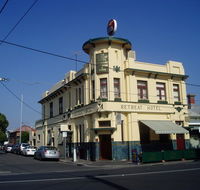 Retreat Hotel - Accommodation Bookings