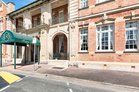 Quality Hotel Regent Rockhampton - Accommodation Bookings 1