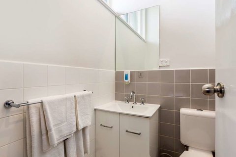 Nightcap at Ashley Hotel - Accommodation Bookings 1